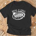 Grill And Chill おもしろbbqバーベキューシェフ 肉料理人 Tシャツ 高齢者への贈り物