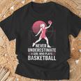 Hoops Never Underestimate A Girl Who Playing Basketball Tシャツ 高齢者への贈り物