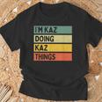I'm Kaz Doing Kaz Things 面白い名言 Tシャツ 高齢者への贈り物