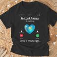 Kazakhstan Ruft Und Ich Muss Gehen カザフスタン国旗tシャツ Tシャツ 高齢者への贈り物