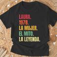 Laura 44 Cumpleaños Regalo Años Divertido Decoración Cuello Camiseta unisex Regalos para ancianos