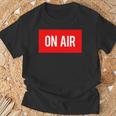 On Air レトロ Dj マイク ポッドキャスト ヴィンテージ バイブ ギフト Tシャツ 高齢者への贈り物
