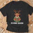 Reading Season Christmas Reindeer Bookworm Book Reader T-Shirt Gifts for Old Men