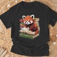 Red Panda Reading Book Animal Bookworm T-Shirt Gifts for Old Men Red Panda Reading Book Animal Bookworm T-Shirt Gifts for Old Men