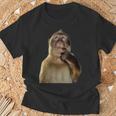 Thinking Monkey Meme Tシャツ 高齢者への贈り物