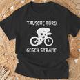 Triathlete Office Against Road Bike ランニング トライアスロンスポーツ Tシャツ 高齢者への贈り物