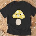 かわいい黄色のキノコ Tシャツ 高齢者への贈り物