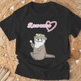 ゆるカワウソさん まるくん『おはなの かんむり』コツメカワウソ かわいい イラスト Tシャツ 高齢者への贈り物