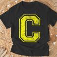 アルファベット C 大文字 イニシャル クラシック 学校 カレッジ Tシャツ 高齢者への贈り物
