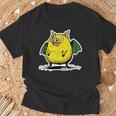 コウモリの翼を持つ空飛ぶブタのユーモアアート Tシャツ 高齢者への贈り物