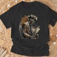 サックスを奏でるサックス奏者ジャズミュージシャン Tシャツ 高齢者への贈り物