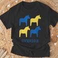 スウェーデンダラ馬スウェーデン国旗 Tシャツ 高齢者への贈り物