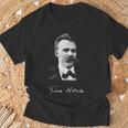 フリードリヒ・ニーチェ 哲学 ドイツ 哲学者 知恵 Nietzsche German Philosopher Tシャツ 高齢者への贈り物