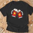 ベトナム国旗ビールジョッキ クールなベトナムビール Tシャツ 高齢者への贈り物