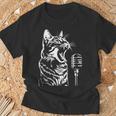 マイクで歌う猫 猫歌手 Tシャツ 高齢者への贈り物