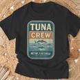 マグロクルーレトロフィッシングシーフードユーモアデザイン Tシャツ 高齢者への贈り物