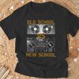 ミュージックdjs オールドスクールvs ニュースクールターンテーブル Tシャツ 高齢者への贈り物