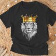 ライオンファンのための王冠を持つライオン Tシャツ 高齢者への贈り物