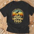 ヴィンテージカー 1966 年5月 60 歳の誕生日 1966 年のクラシックカー Tシャツ 高齢者への贈り物