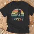 古典的なレトロなヴィンテージスタイルのアイスホッケーのtシャツストリートホッケー Tシャツ 高齢者への贈り物