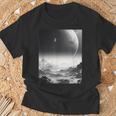 白黒写真 火星月&宇宙写真 Tシャツ 高齢者への贈り物