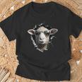 羊が穴から覗いています 農夫 羊飼い 飼い Coolheep Portrait Tシャツ 高齢者への贈り物