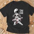 面白い太極拳犬格闘技陰陽クールな子犬のポーズ Tシャツ 高齢者への贈り物