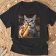 面白い猫を食べるホットドッグtシャツ リアルなタビーキャットフード ユーモア Tシャツ 高齢者への贈り物