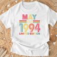 On Back レトロ 5月 Est 1994 誕生日 32歳 32歳 Tシャツ 高齢者への贈り物