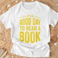 Reading Teacher Bookworm Its A Good Day To Read A Book T-Shirt Gifts for Old Men