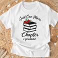 Solo Un Capítulo Más Lector Divertido Para Amantes De La Lectura Camiseta unisex Regalos para ancianos