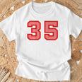 クールなレトロなレタリングジャージバックナンバー35 Thirtyfive Tシャツ 高齢者への贈り物
