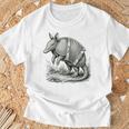 シュールなアコーディオンミュージカルアルマジロアート Tシャツ 高齢者への贈り物