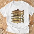 トラウト魚種種フィッシング フライフィッシング トラウト Tシャツ 高齢者への贈り物