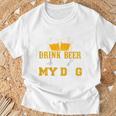 バックプリント ビールを飲みながら犬をなでたいだけ Tシャツ 高齢者への贈り物