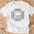 ホーム・ホウェア・マイ・キャット・イズ-ママ・ダッド・トンキニーズ・キャット Tシャツ 高齢者への贈り物