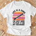 ライフ・イズ・ア・ソングリコーダーで弾きたくてここにいるだけ Tシャツ 高齢者への贈り物