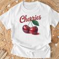 レトロなさくらんぼのイラスト 大胆な赤い果実 ヴィンテージ付き Tシャツ 高齢者への贈り物