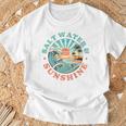 海水と日光 レトロ ビーチ 波 夕日 ヤシの木 Tシャツ 高齢者への贈り物
