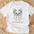 犬と一緒なら人生はもっと良くなる チワワ ラインアート ロングコートチワワ タイプ1 Tシャツ 高齢者への贈り物