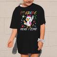 Girls Goose 1st Grade Here I Come Back To School Kids Graphic Kid T-Shirt Girls Goose 1st Grade Here I Come Back To School Kids Graphic Kid T-Shirt
