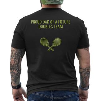 Fiero Papà Di Un Futuro Doppio Team Identico Twins Tennis T-shirt da uomo con stampa posteriore - Novitaregali
